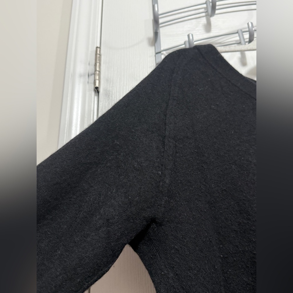 Aqua Cashmere Women’s L Black Asymmetrical Side Slit Sweater Quiet Luxury - Picture 6 of 16